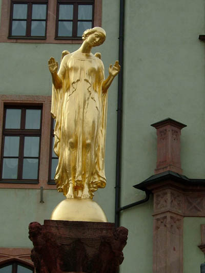 Friedensbrunnen auf dem Markt