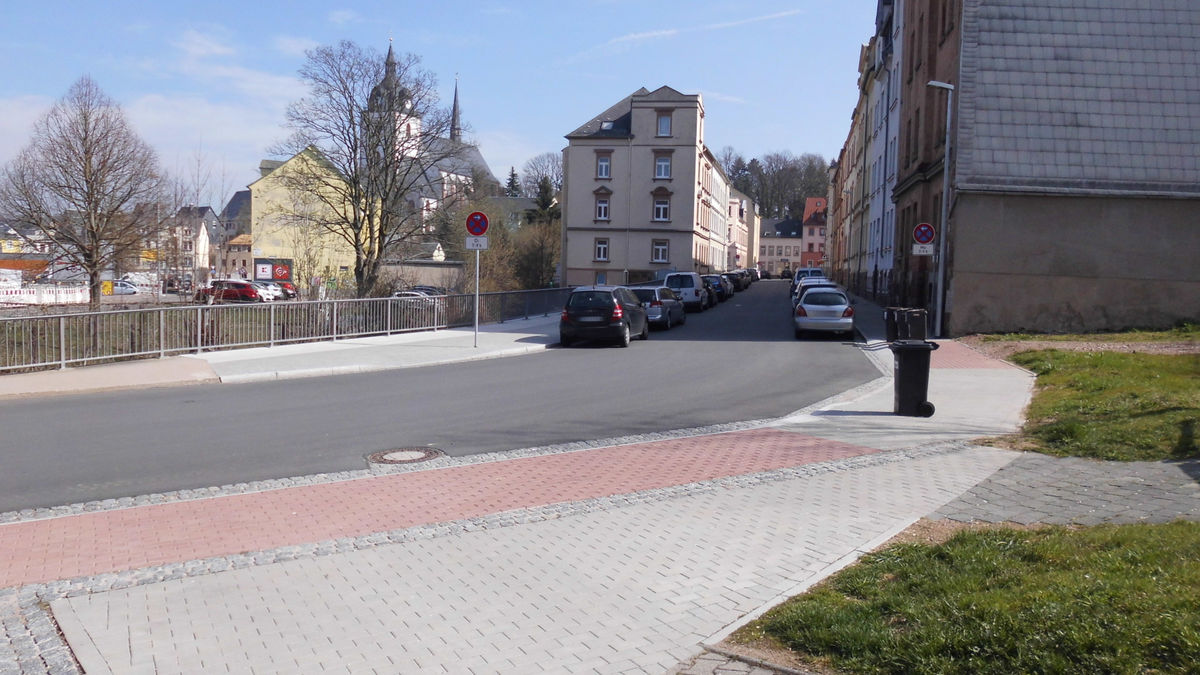 Burgstädter Straße nach Bau